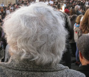 white-hair-597466_1920