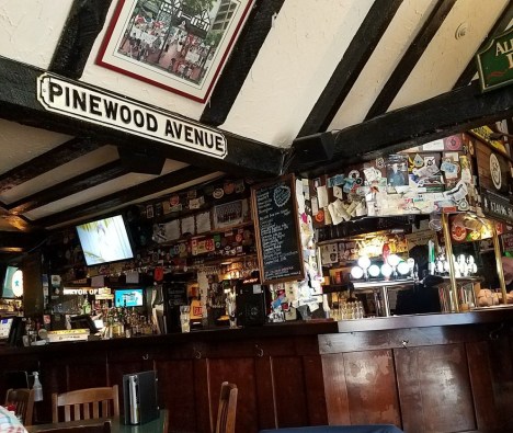 Sherlock Holmes Pub 2