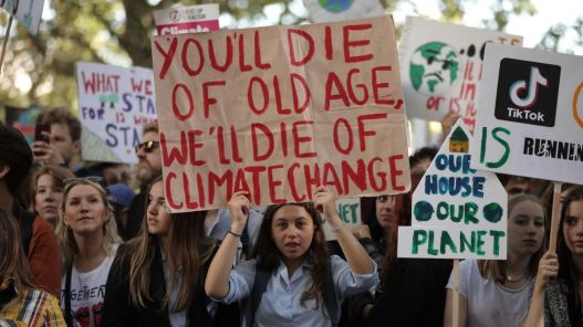 skynews-climate-change-protest_4780724